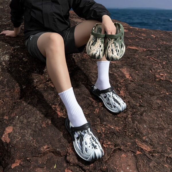 Outdoor New Non-slip Color Matching Slippers For Men - Image 5